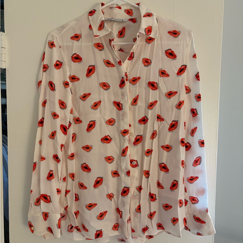Zara Cream Blouse with Orange Lip Print